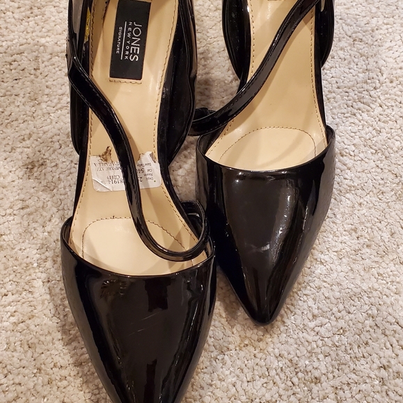 Heels - Picture 2 of 3